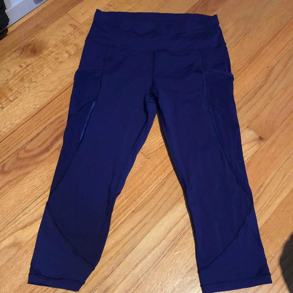 Blue Lululemon mesh capri yoga pants size 6
